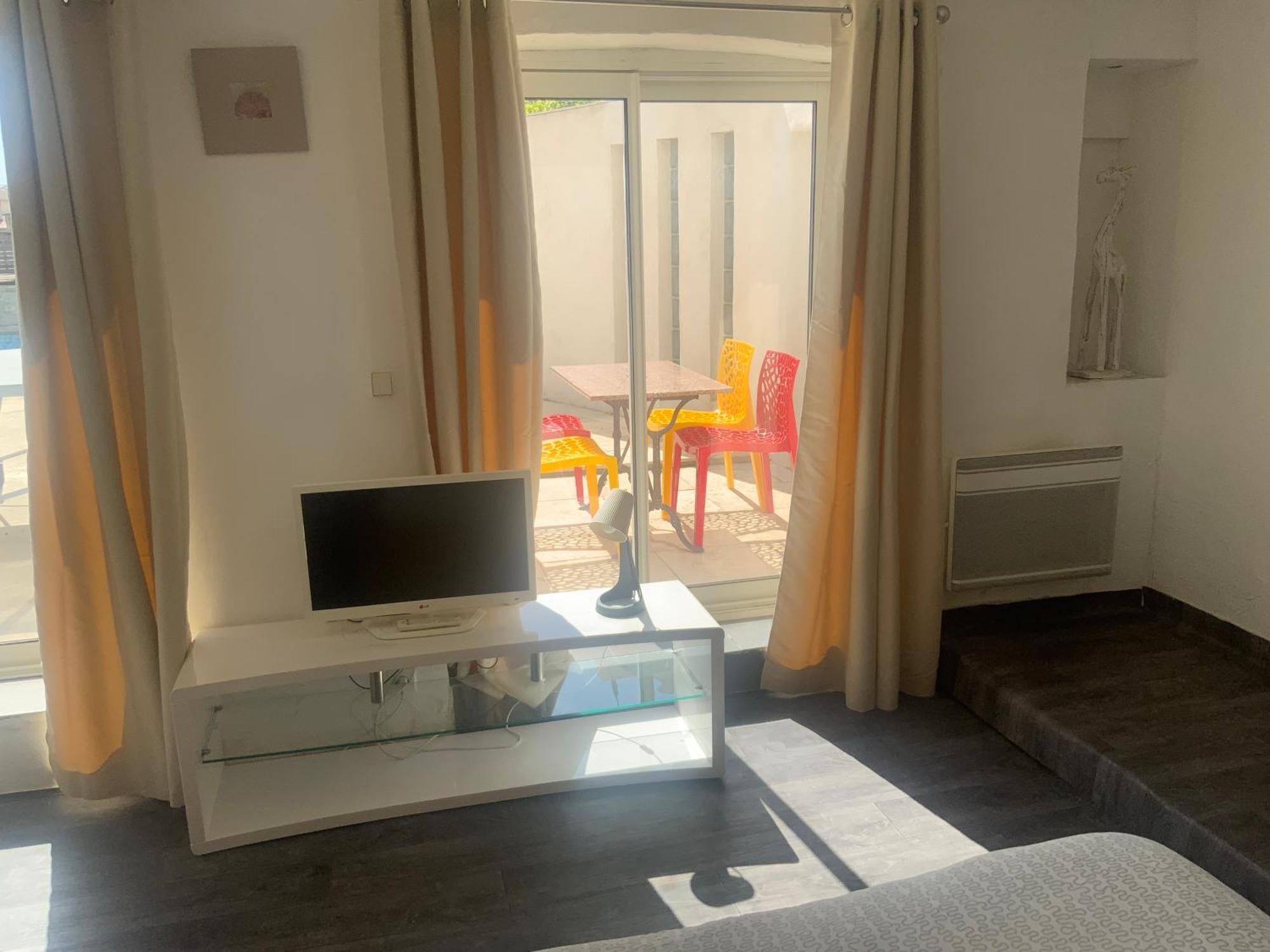 Appartement Pour 4 face à la piscine à Marseille Extérieur photo