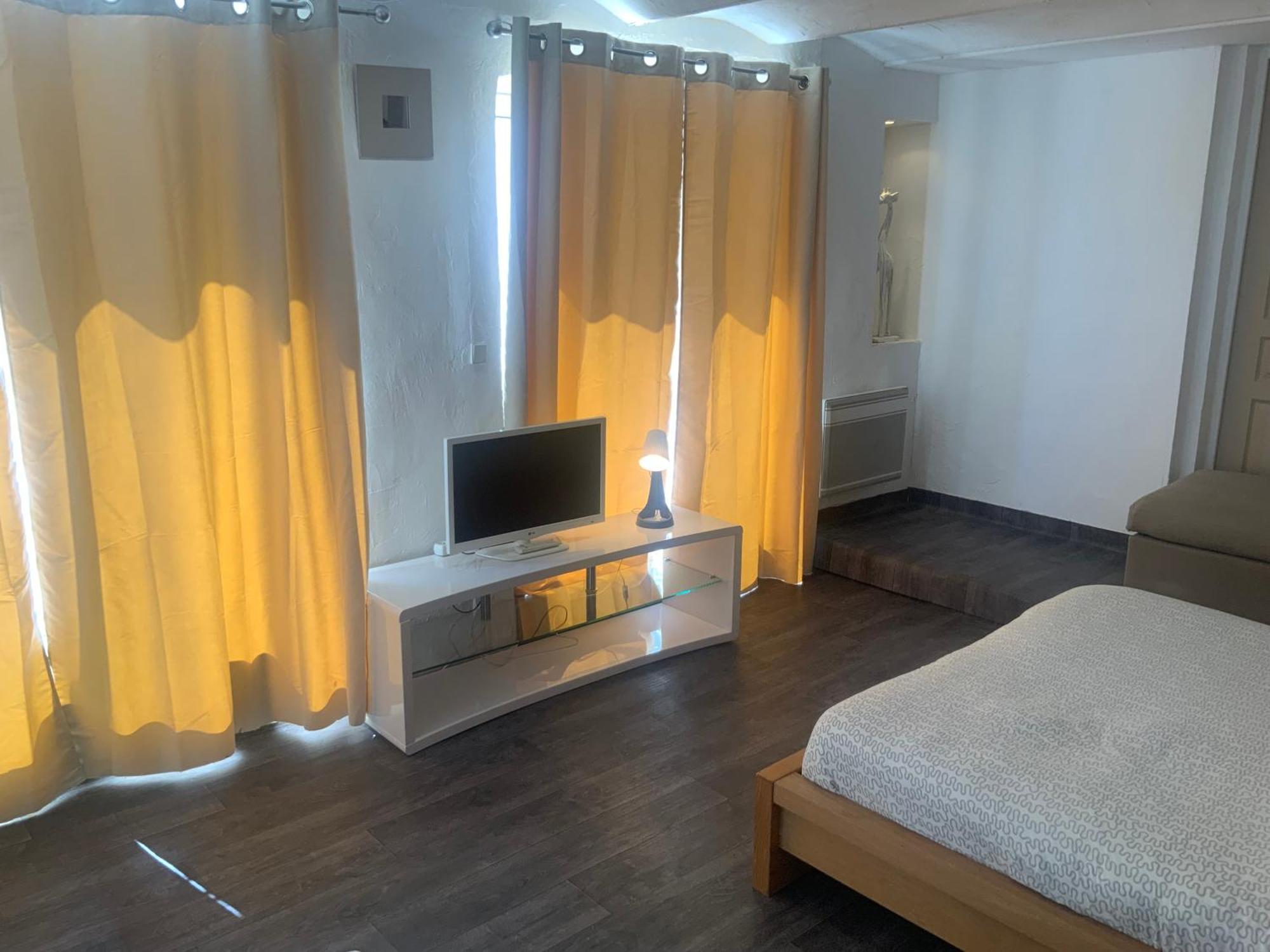Appartement Pour 4 face à la piscine à Marseille Extérieur photo
